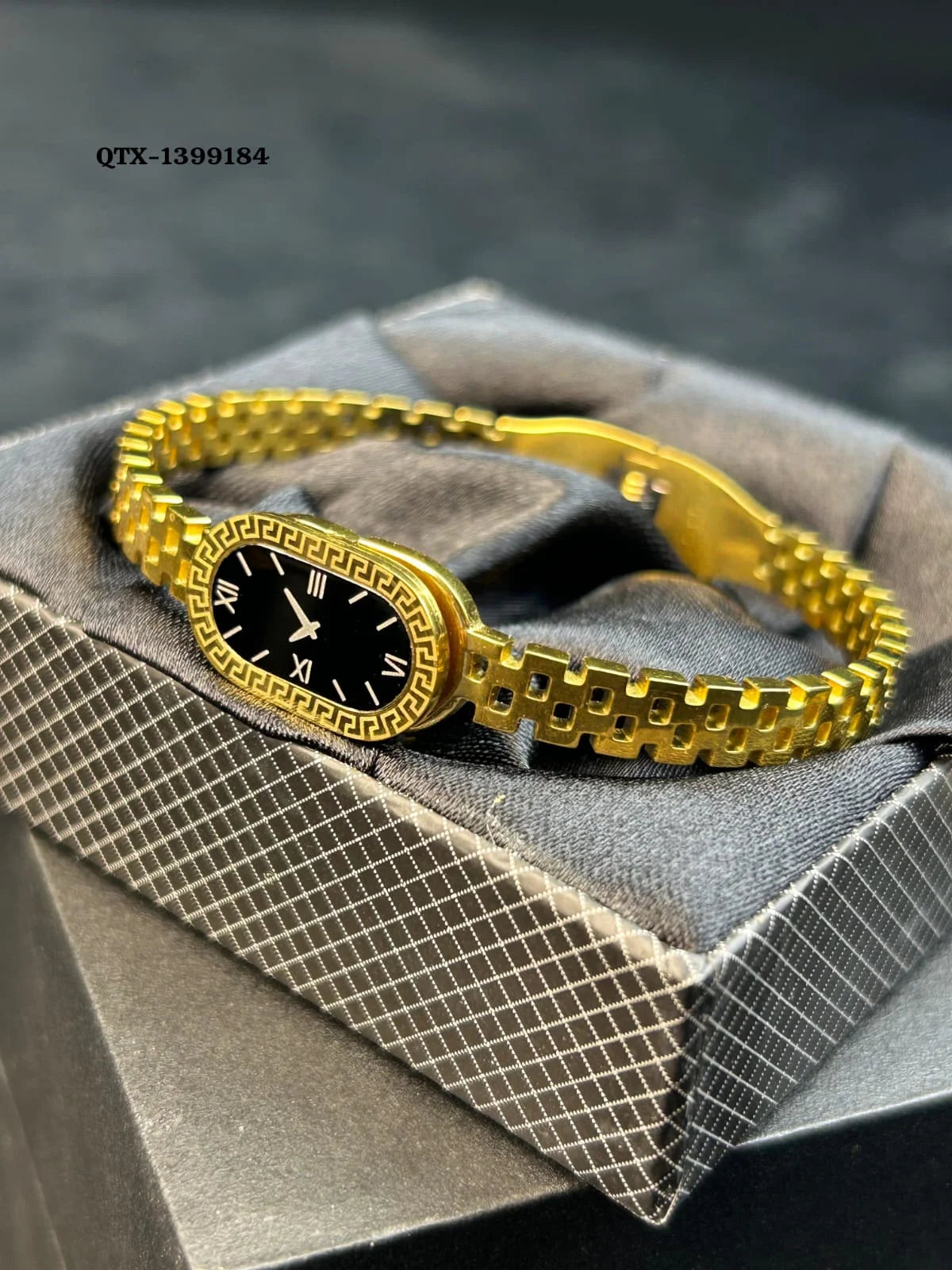 Luxury Gold Oval Dial Women's Watch – Elegant Black Dial Bracelet Wrist Watch for Ladies