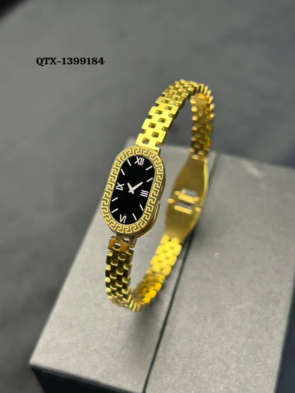 Luxury Gold Oval Dial Women's Watch – Elegant Black Dial Bracelet Wrist Watch for Ladies