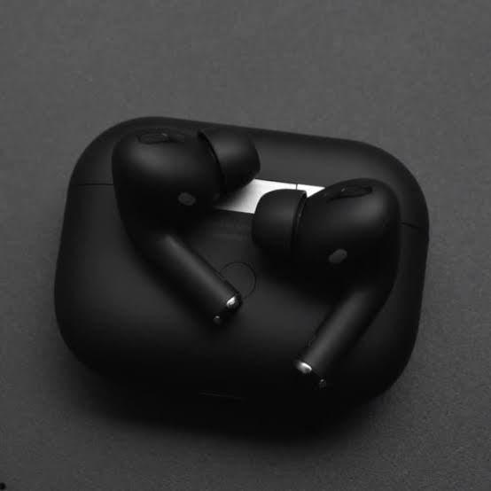 Premium Wireless Earbuds – Sleek Sound, Stylish Everyday Audio
